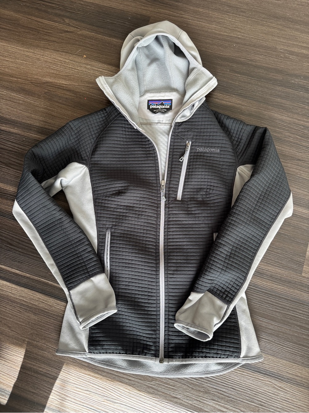 Patagonia Women's Dual Aspect Hoody Size XS